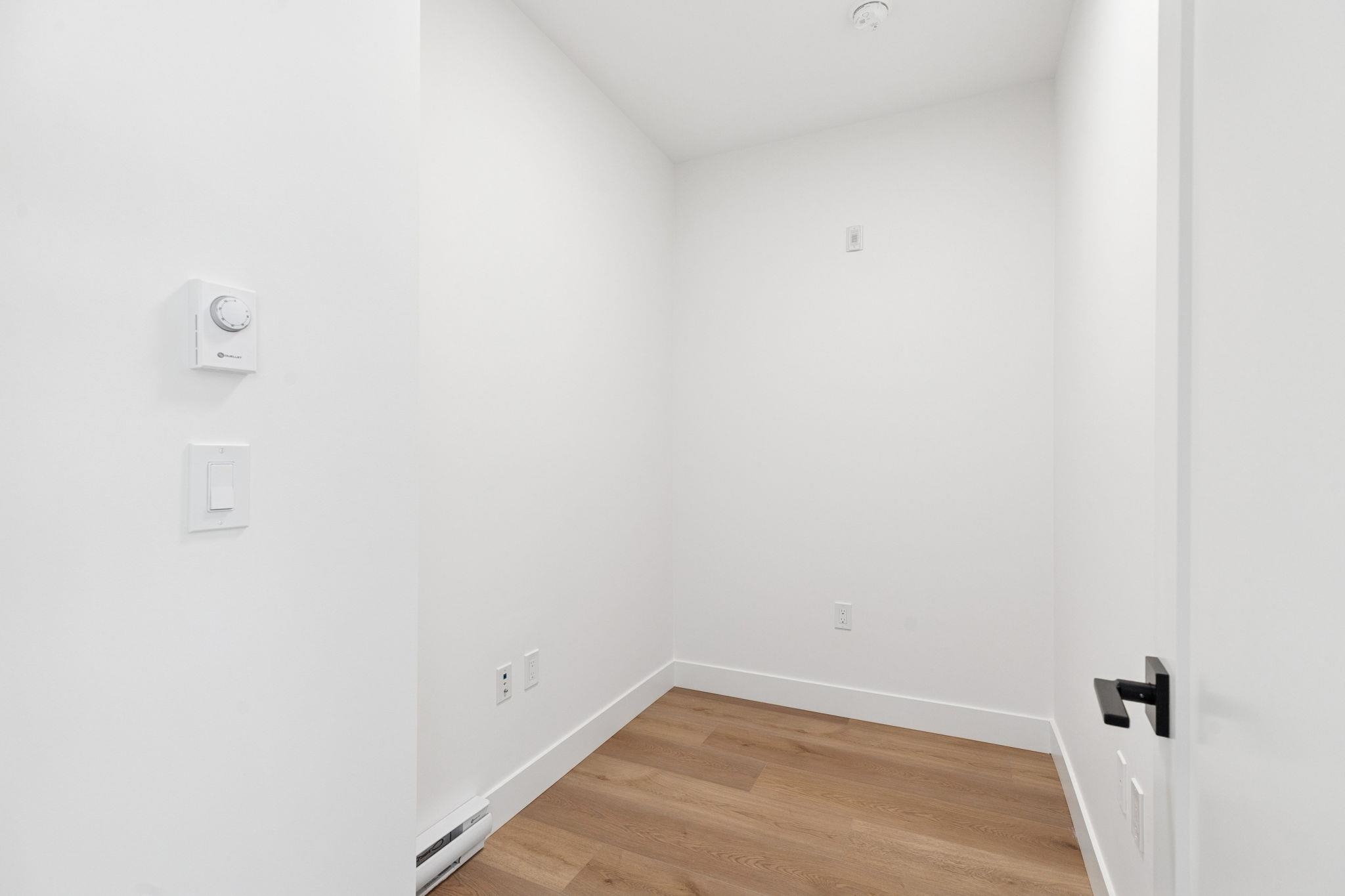 206 20286 72B AVENUE Unit: 206