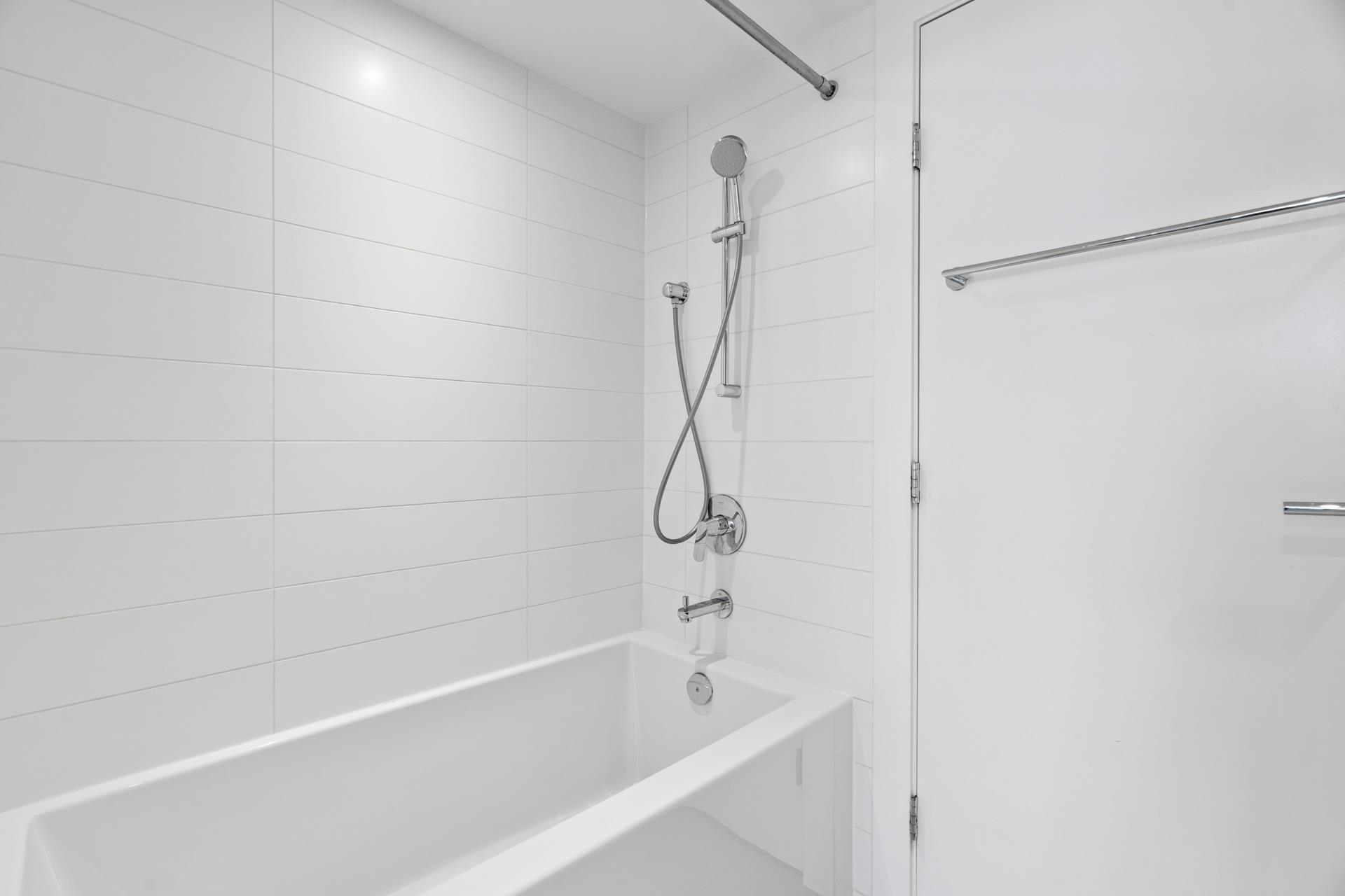 2103 908 QUAYSIDE DRIVE Unit: 2103