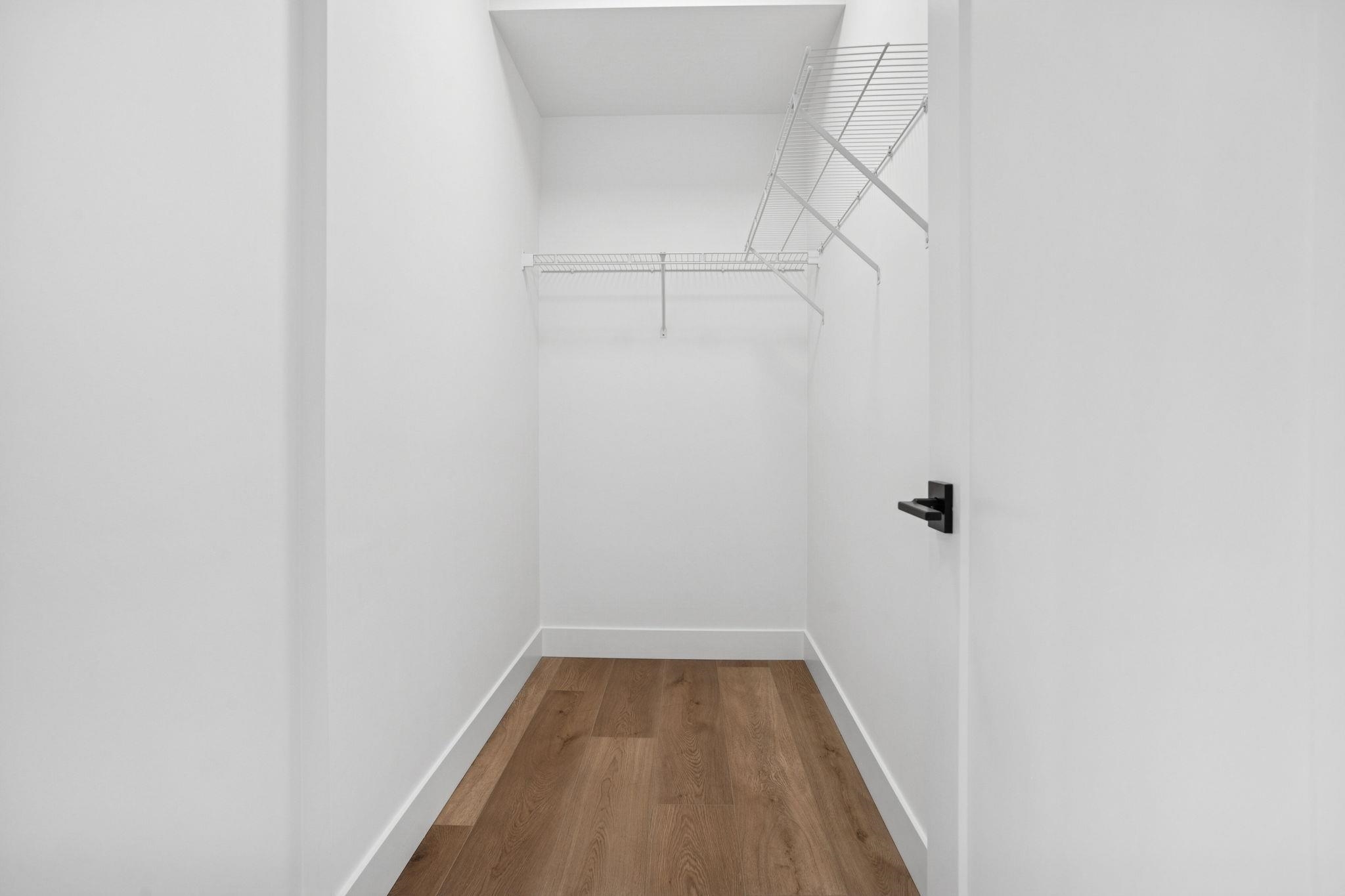 305 20286 72B AVENUE Unit: 305