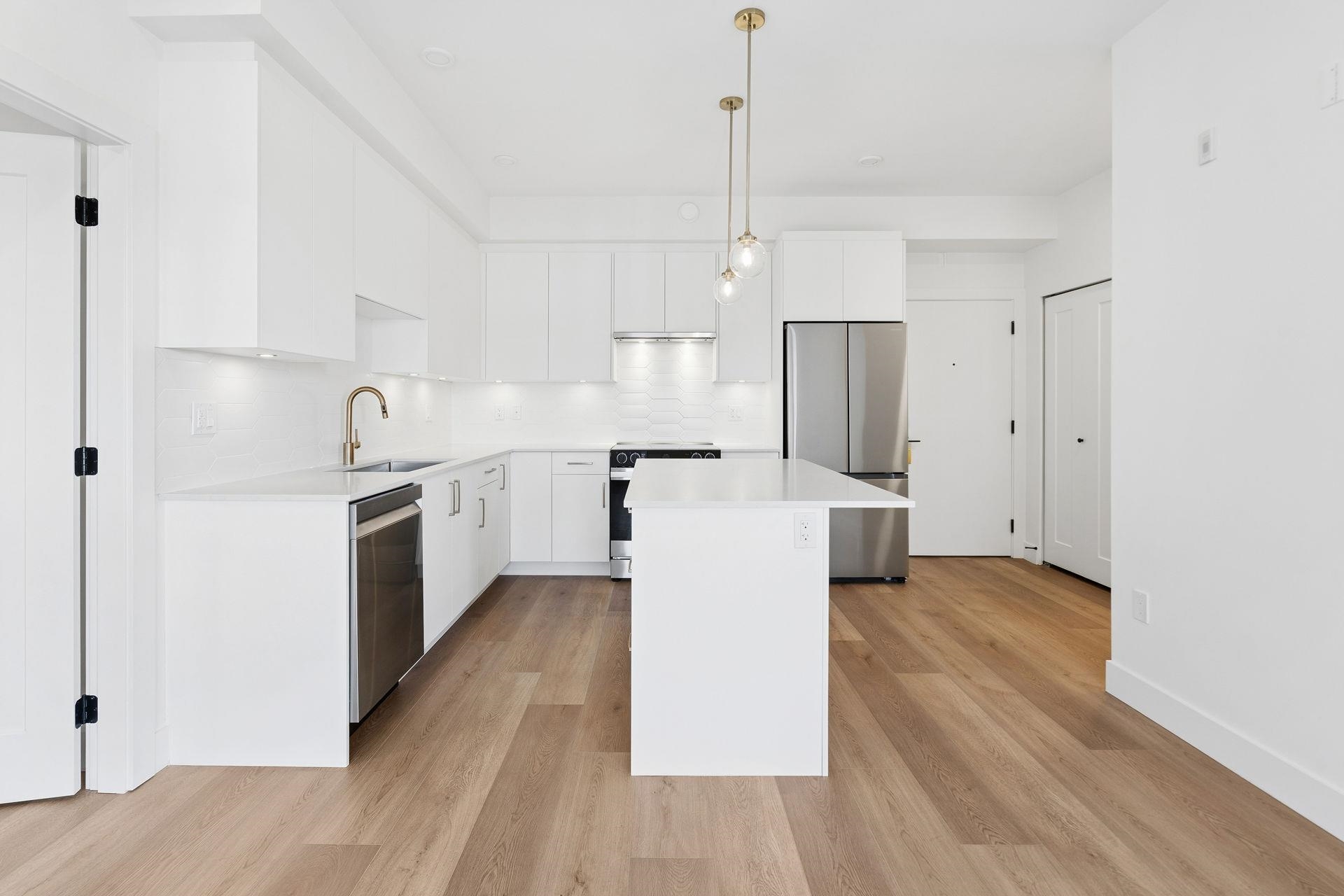 417 20286 72B AVENUE Unit: 417