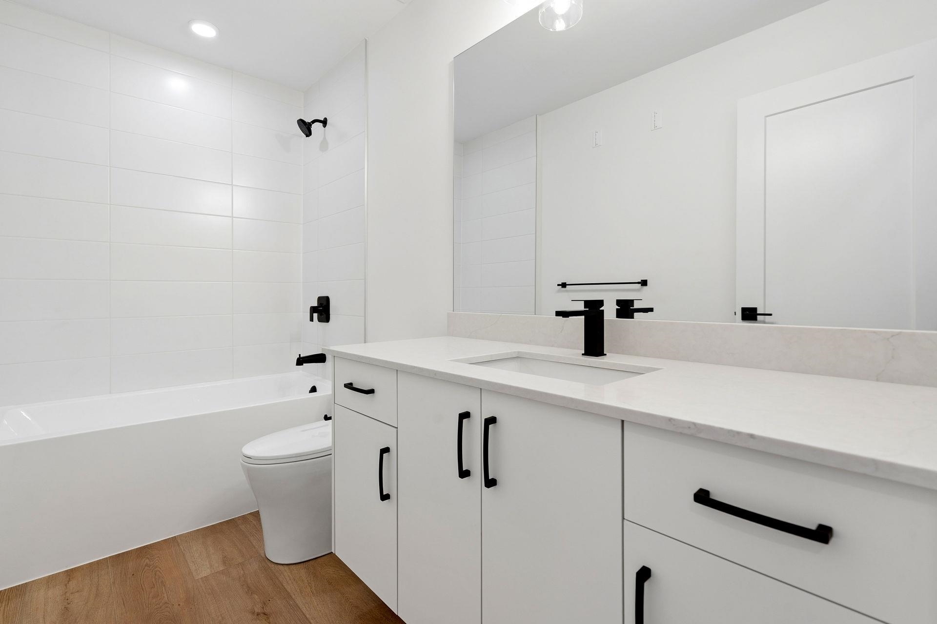 417 20286 72B AVENUE Unit: 417