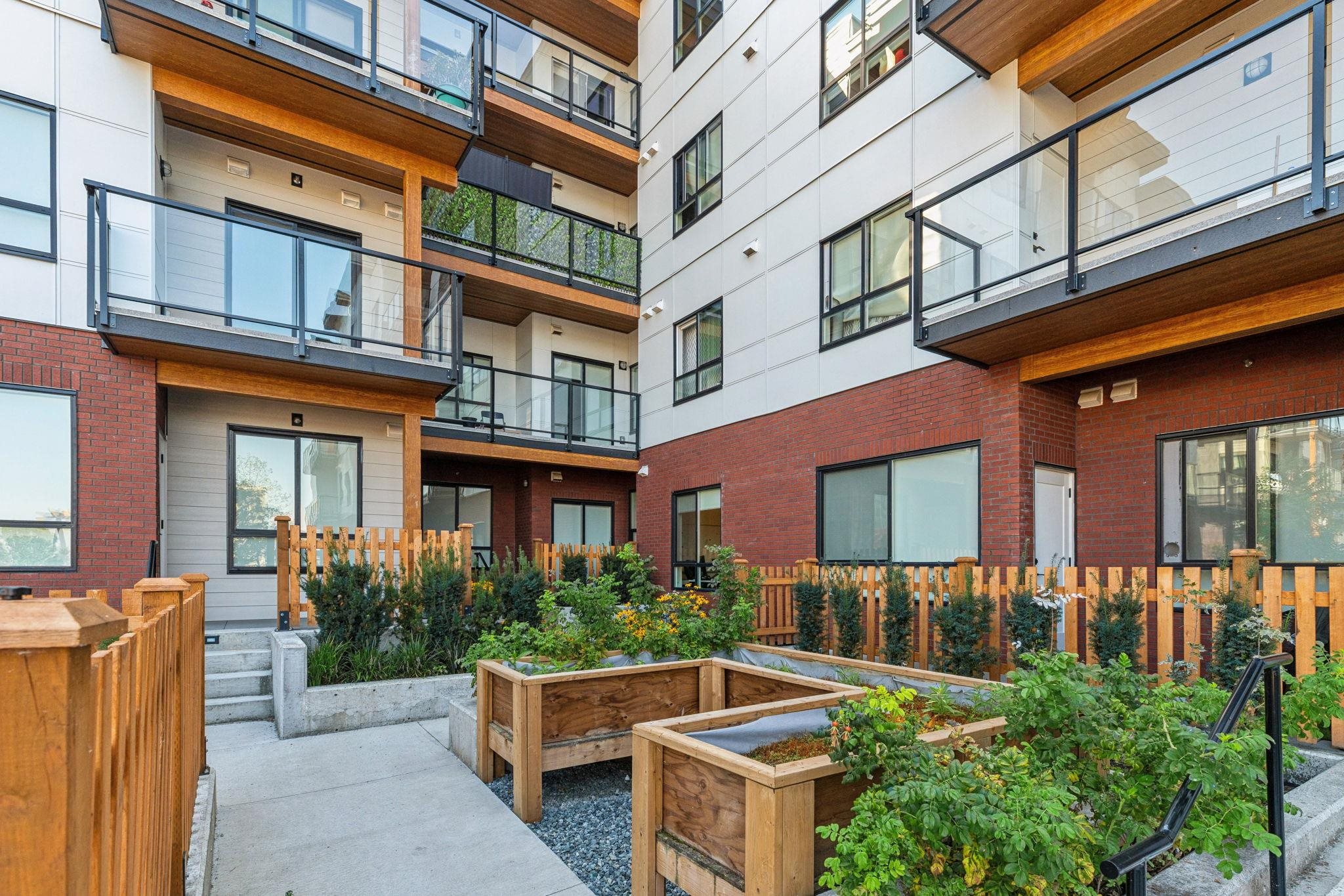 208 20286 72B AVENUE Unit: 208