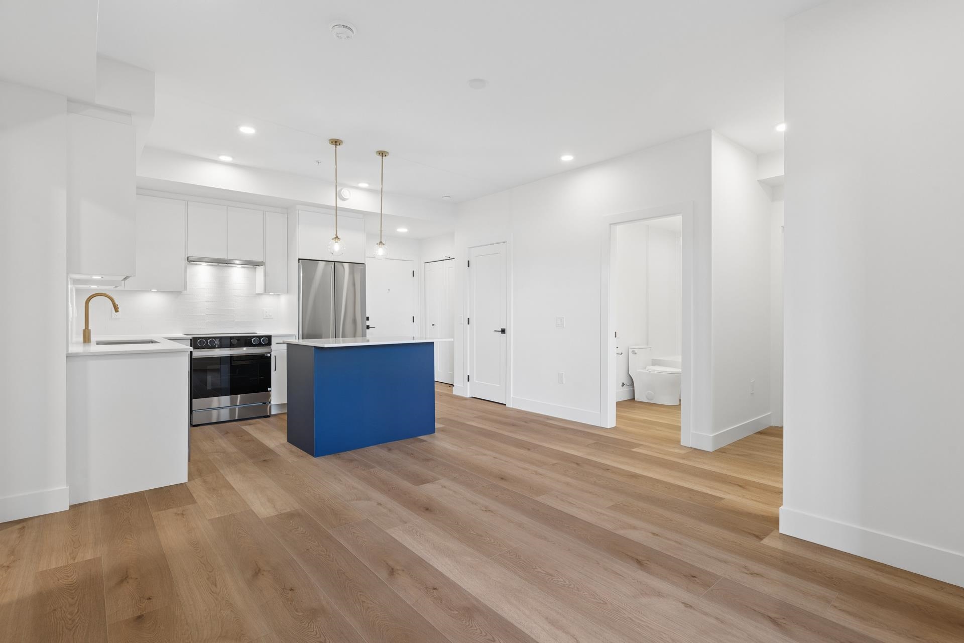 101 20286 72B AVENUE Unit: 101