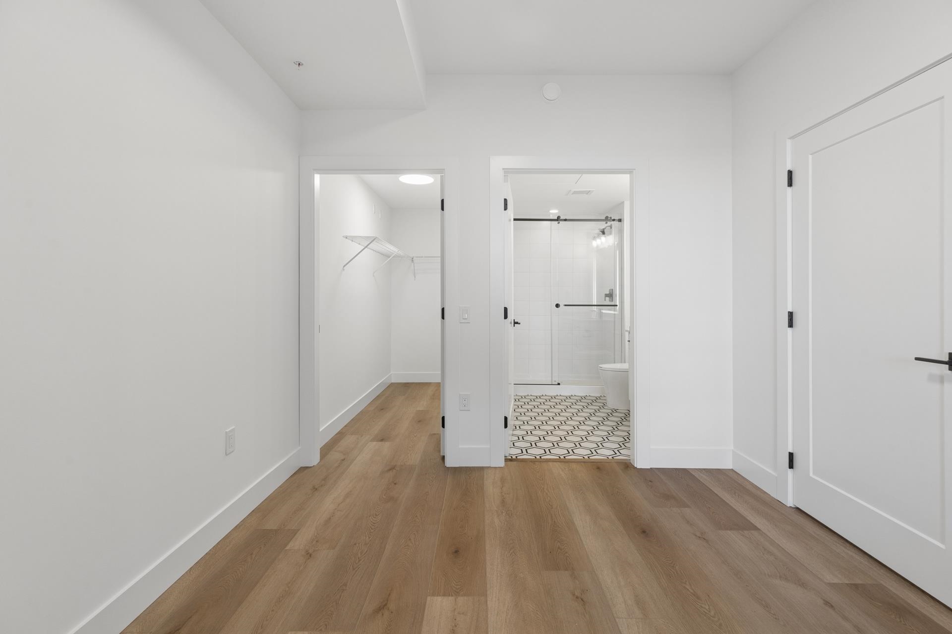 101 20286 72B AVENUE Unit: 101