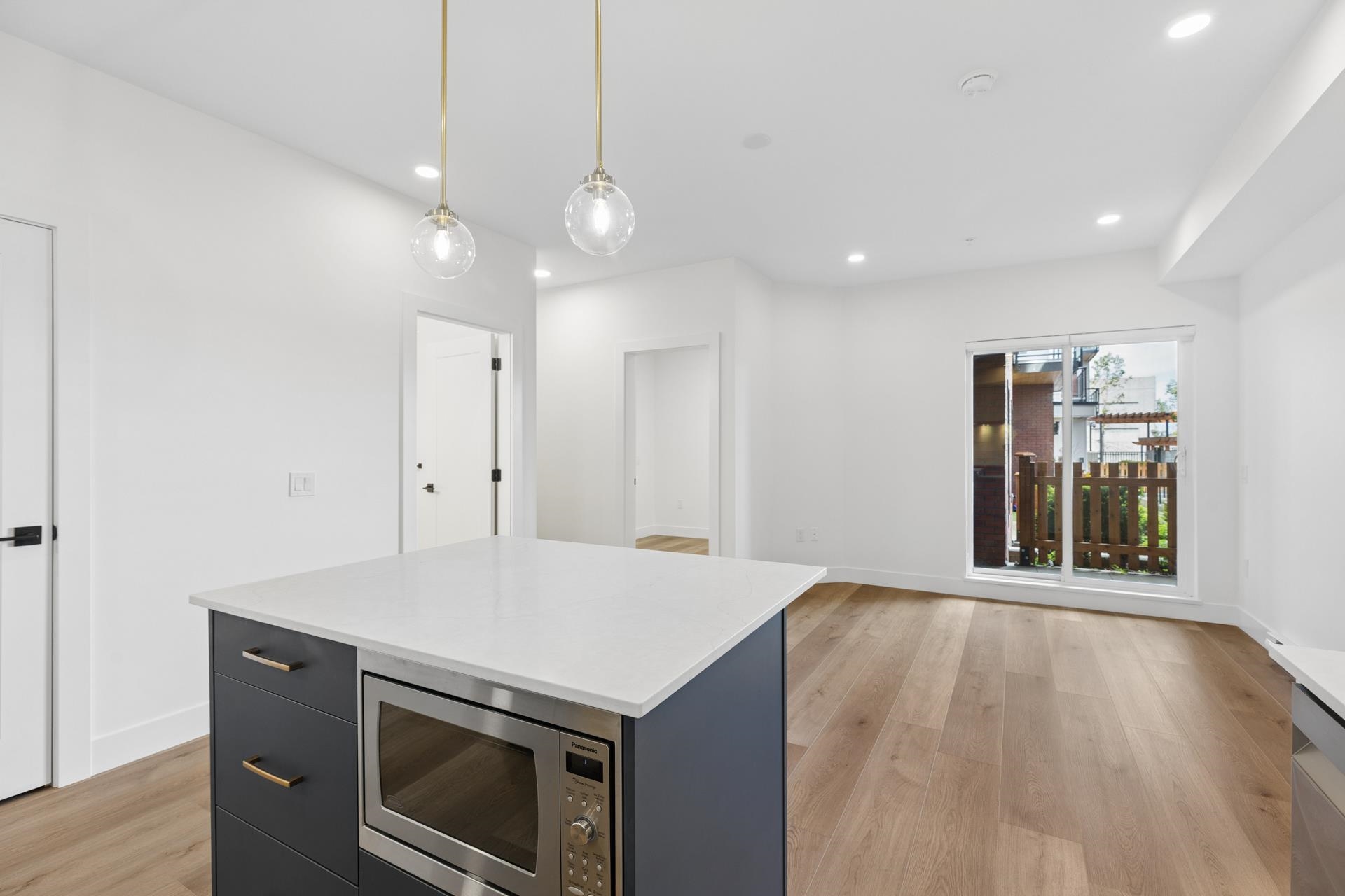 101 20286 72B AVENUE Unit: 101
