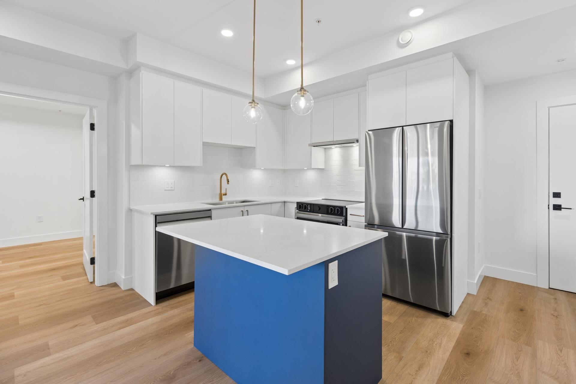 101 20286 72B AVENUE Unit: 101