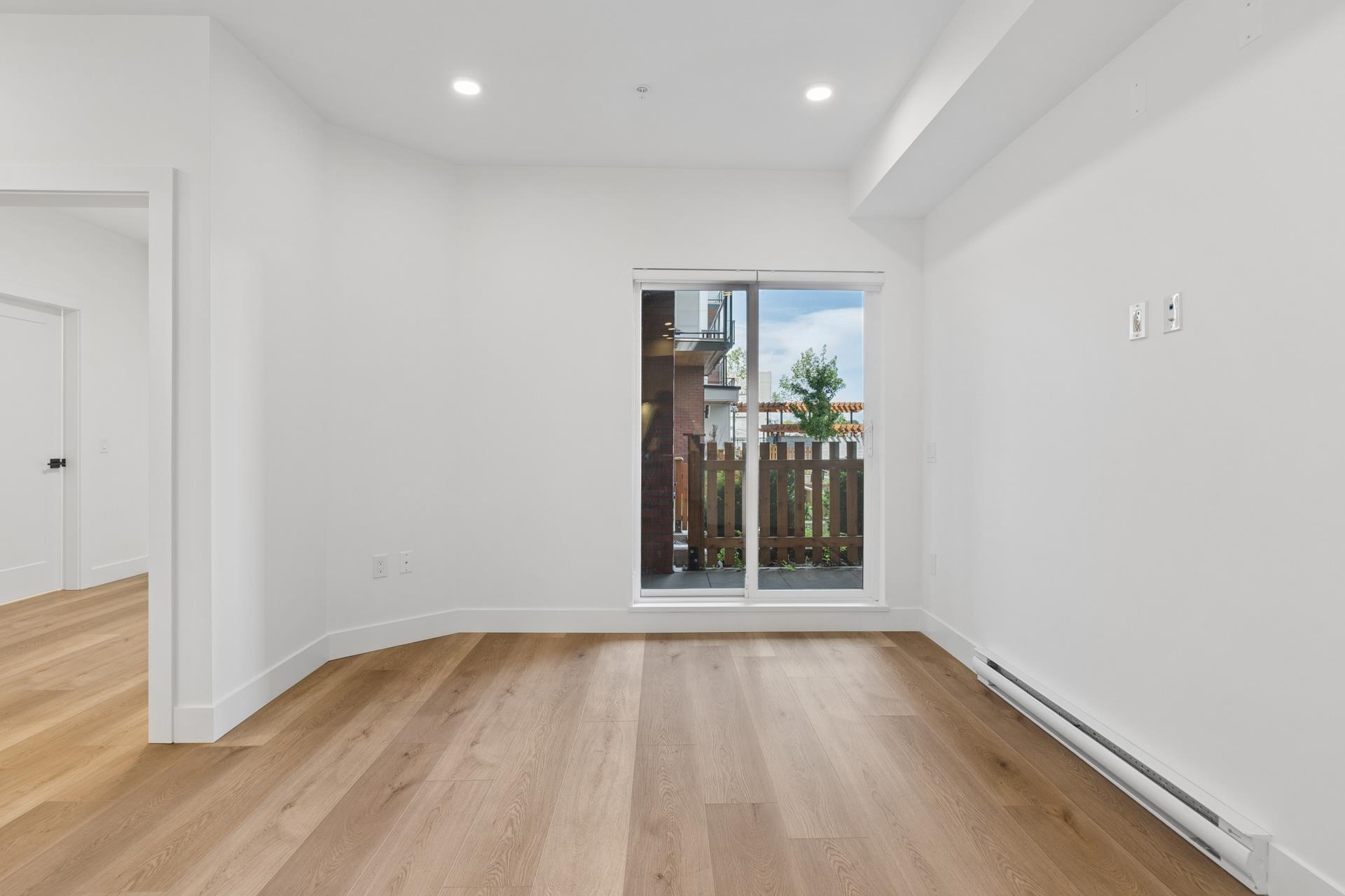 101 20286 72B AVENUE Unit: 101