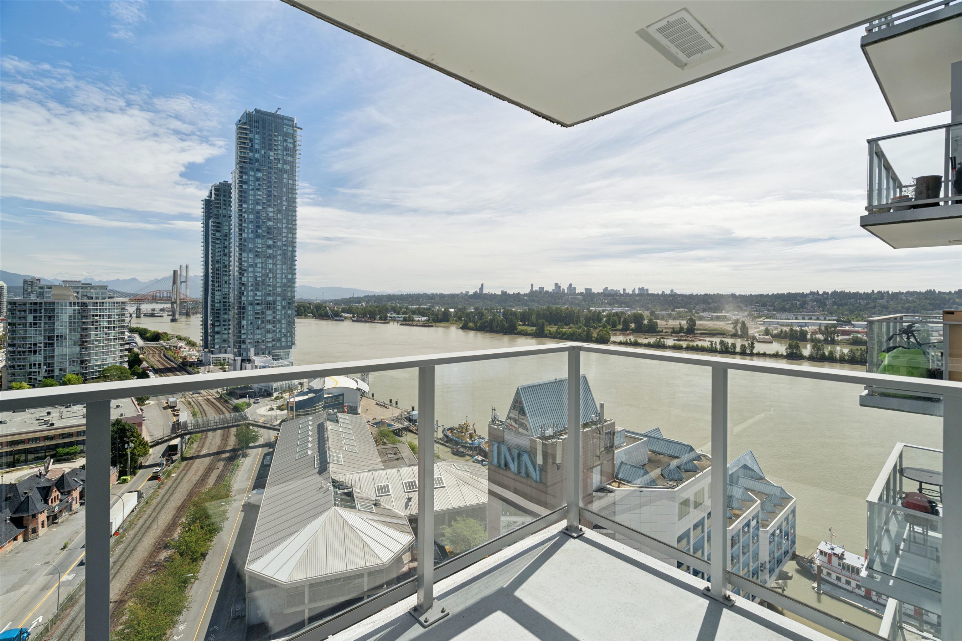 1901 908 QUAYSIDE DRIVE