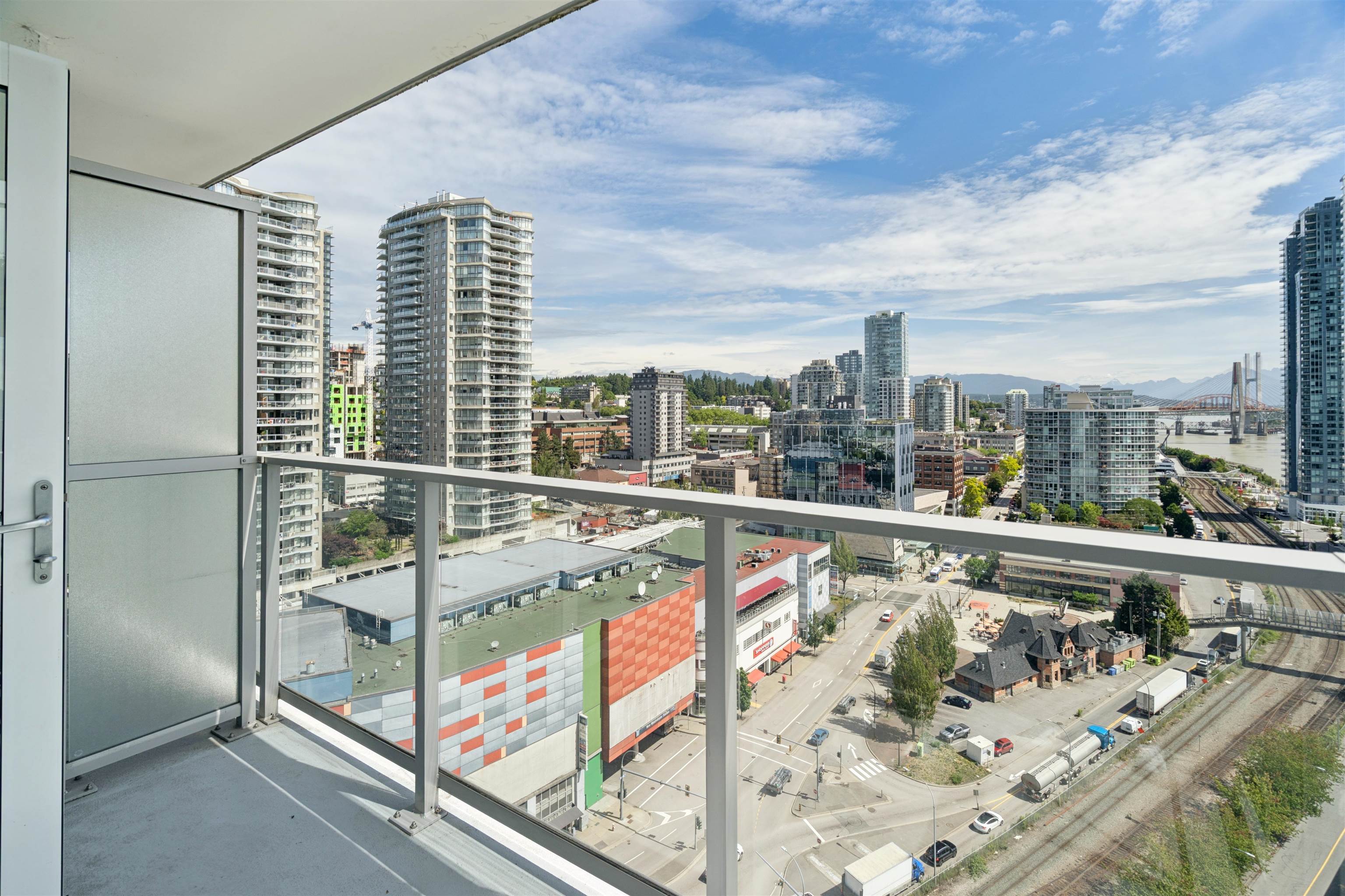 1901 908 QUAYSIDE DRIVE
