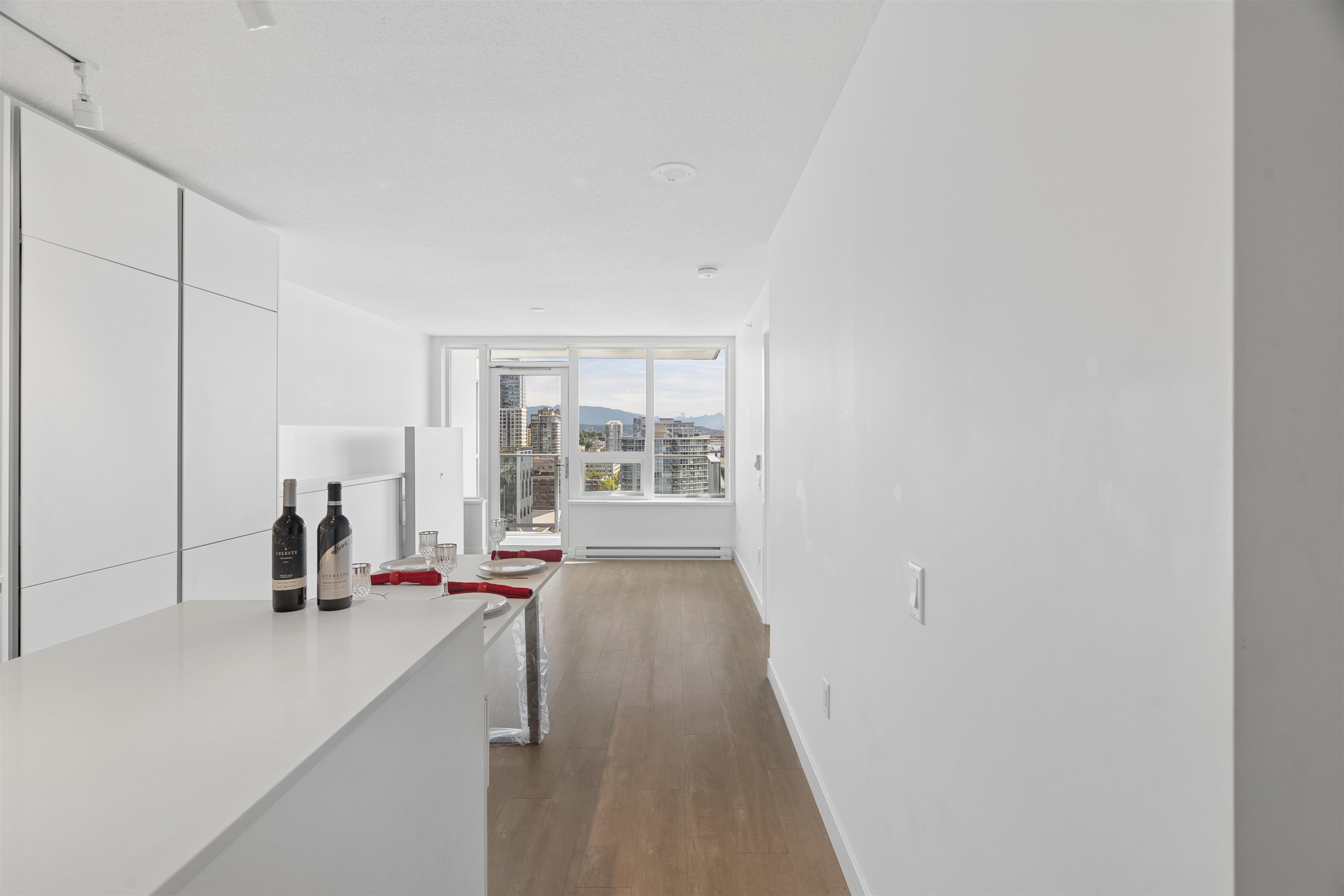1901 908 QUAYSIDE DRIVE