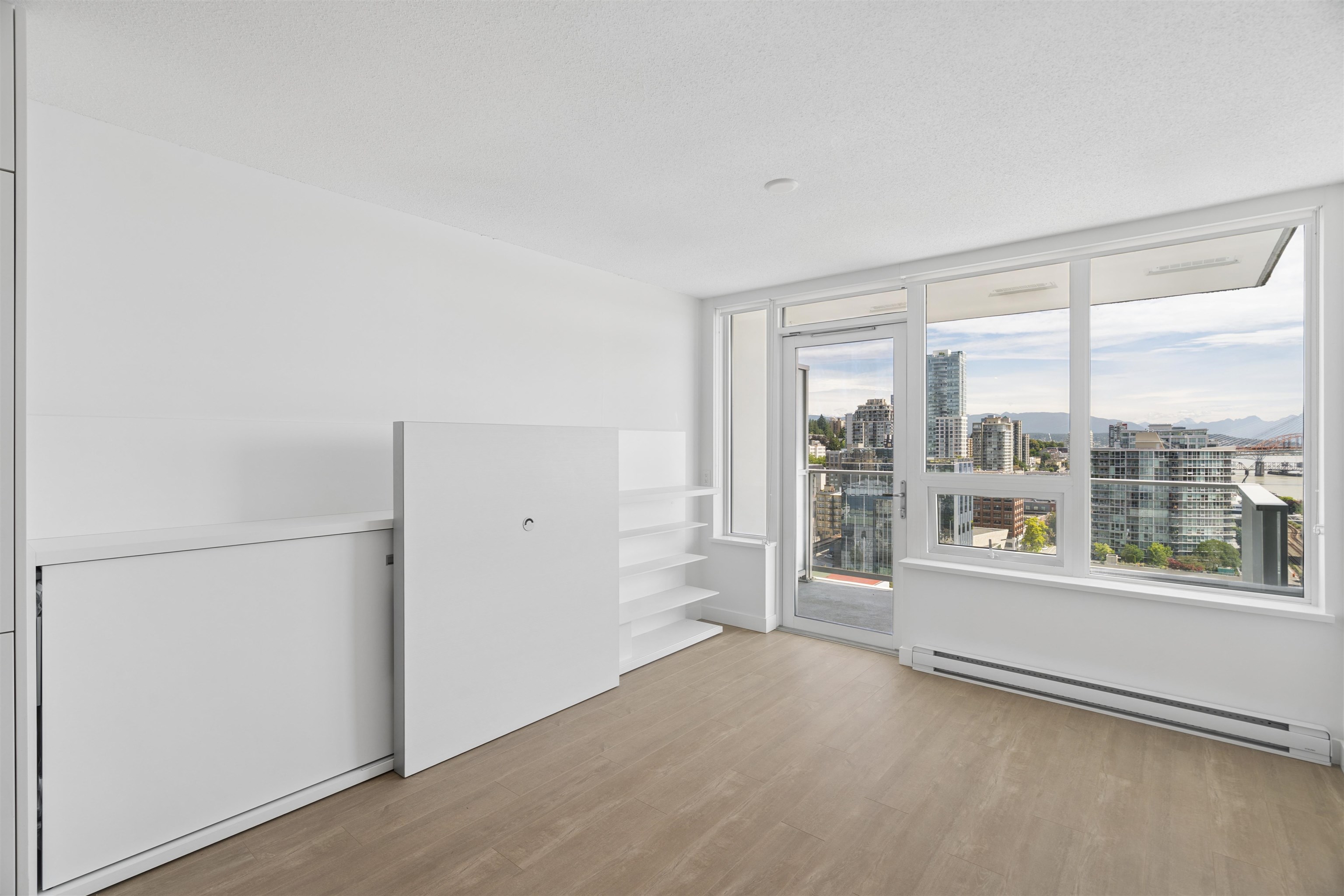 1901 908 QUAYSIDE DRIVE