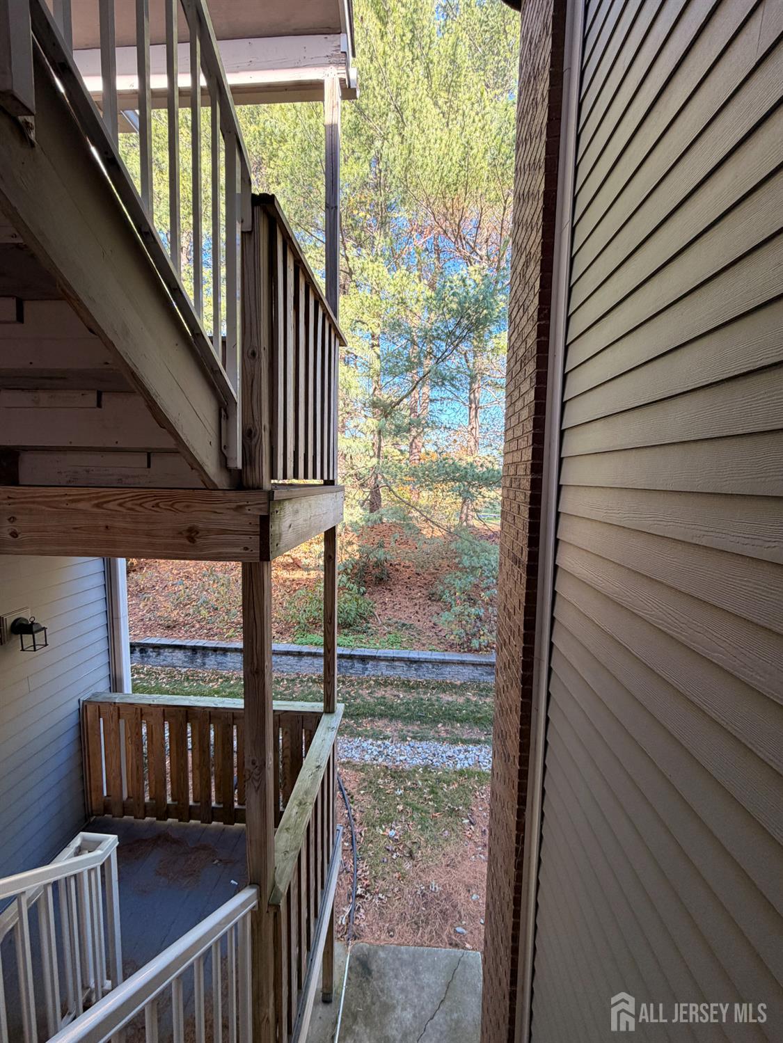 1917 Ravens Crest Drive