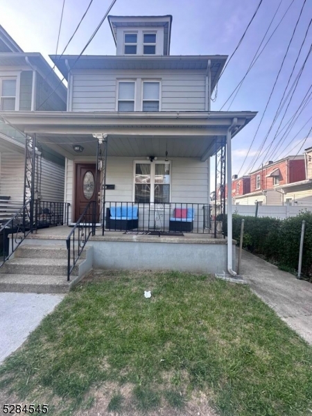 243 Irwin St