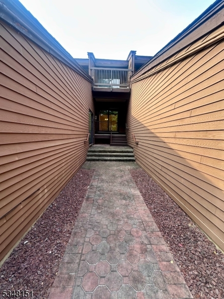 3 Meadowview Dr