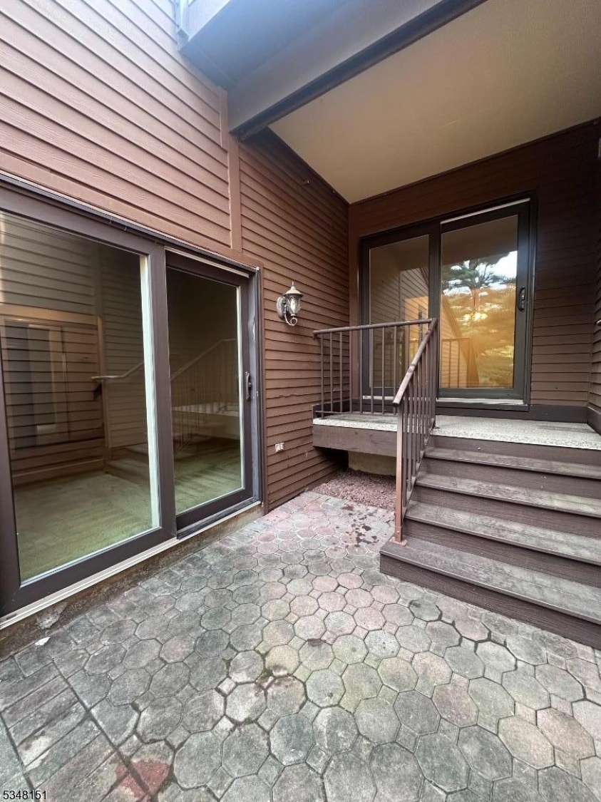 3 Meadowview Dr