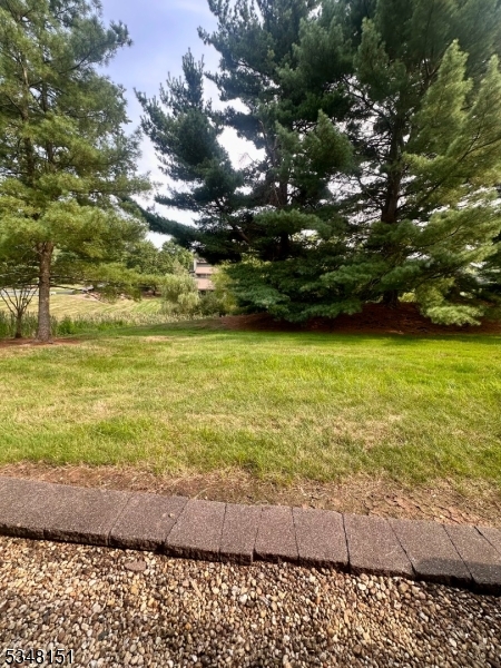 3 Meadowview Dr