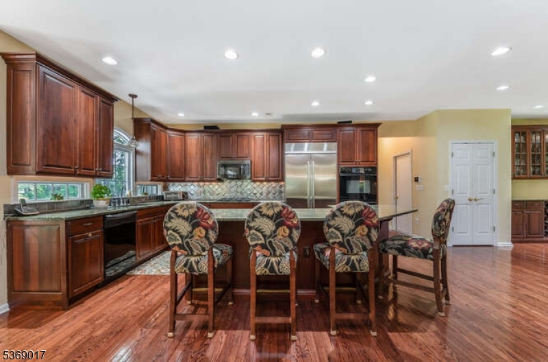 16 Overlook Rd
