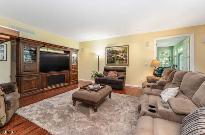 16 Overlook Rd