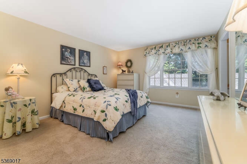 16 Overlook Rd