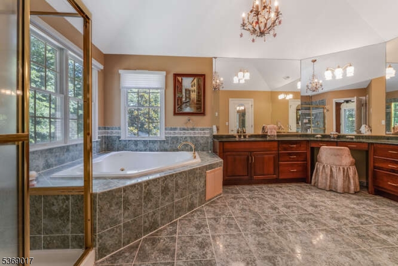 16 Overlook Rd