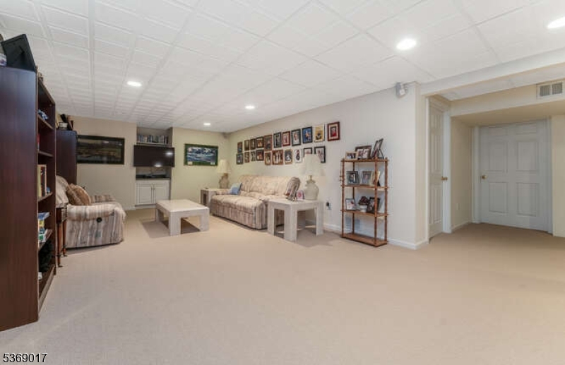 16 Overlook Rd