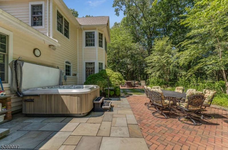16 Overlook Rd