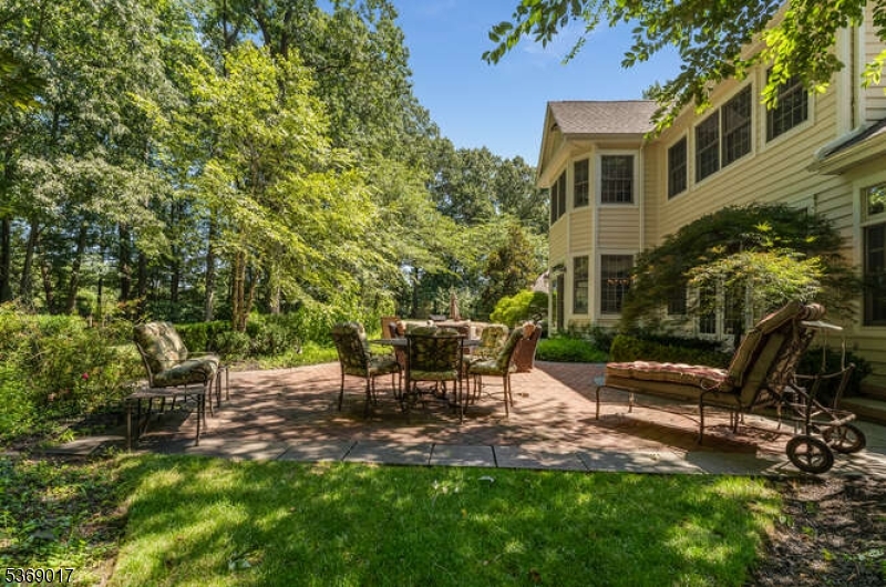 16 Overlook Rd