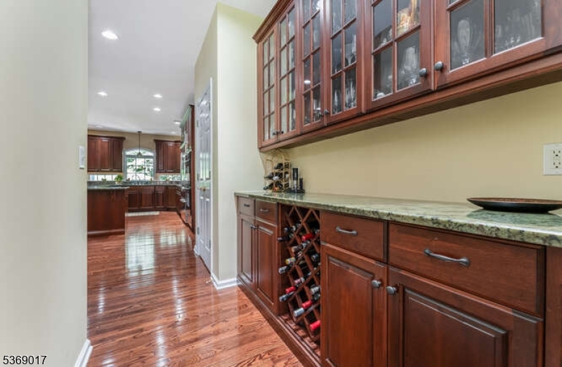 16 Overlook Rd