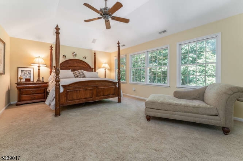 16 Overlook Rd