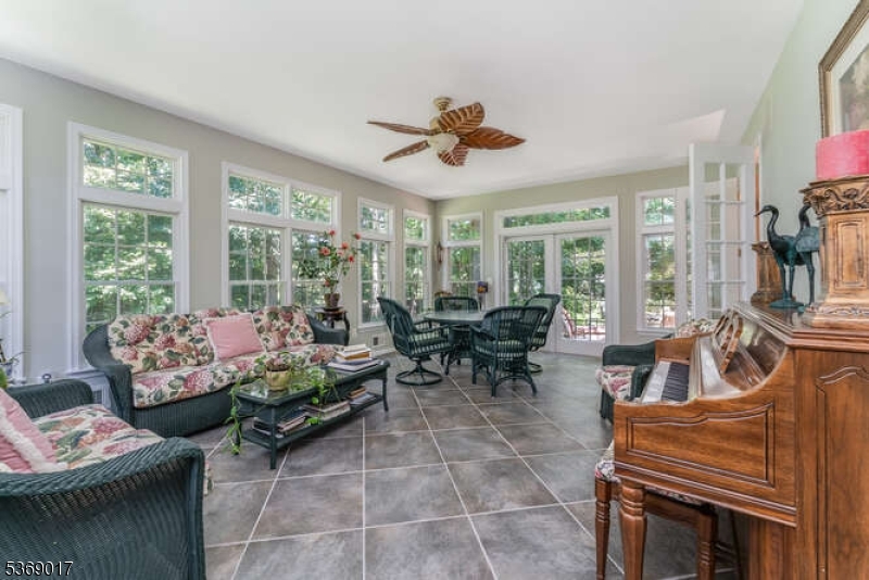 16 Overlook Rd