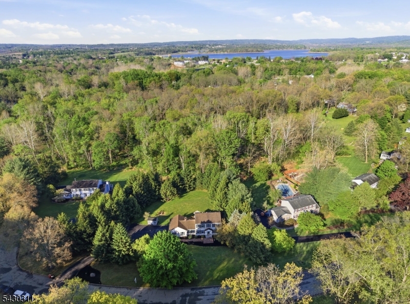 13 High View Drive
