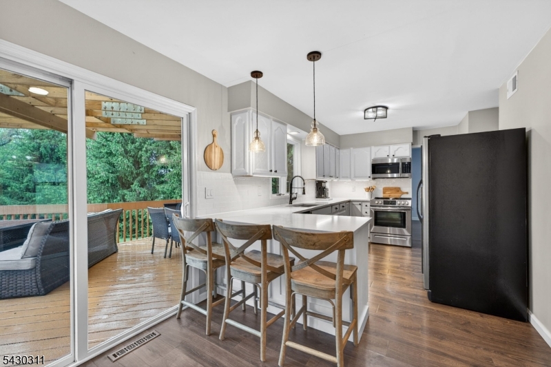 13 High View Drive