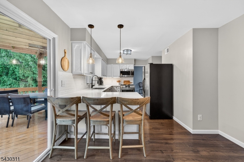 13 High View Drive