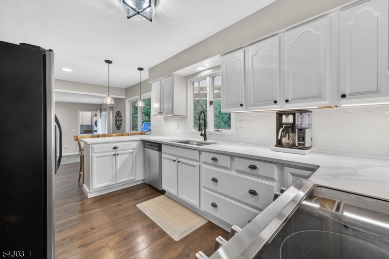 13 High View Drive