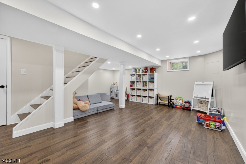 13 High View Drive