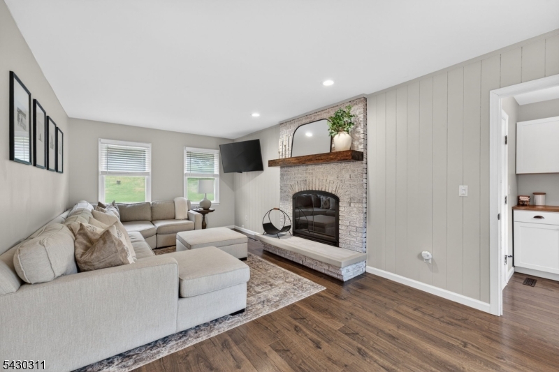 13 High View Drive