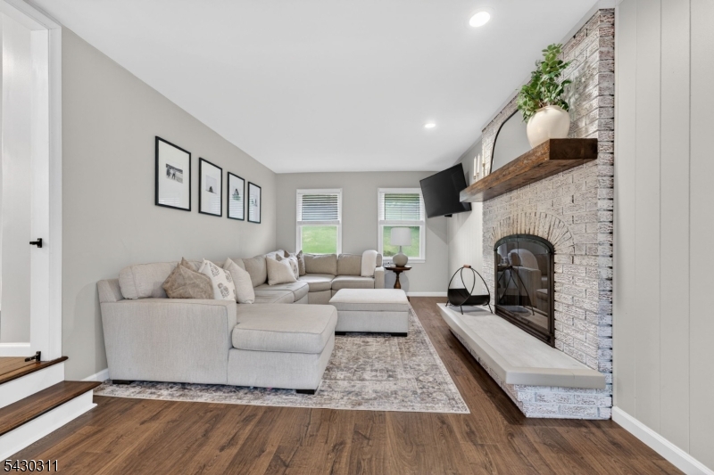 13 High View Drive