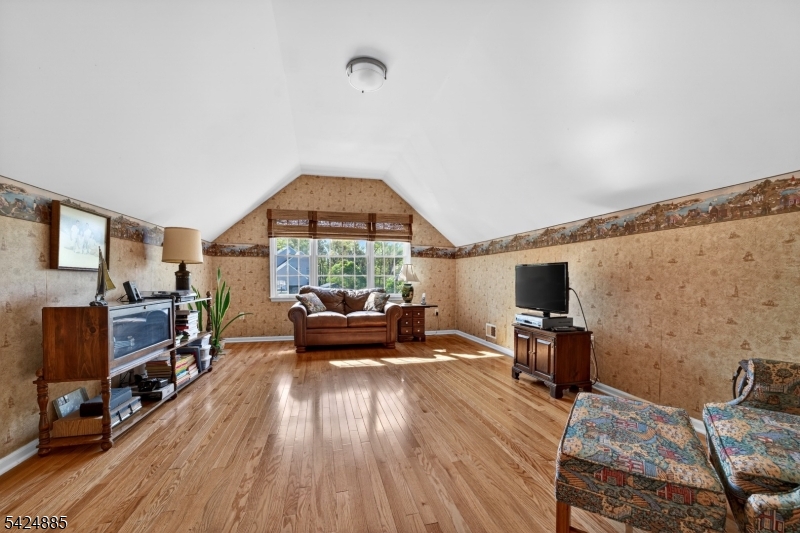 3 Indian Creek Rd