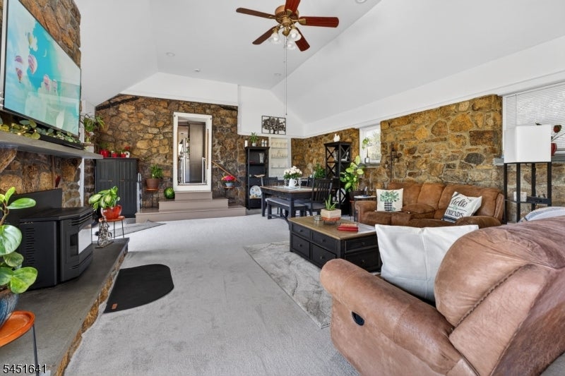 62 Bunnvale Rd