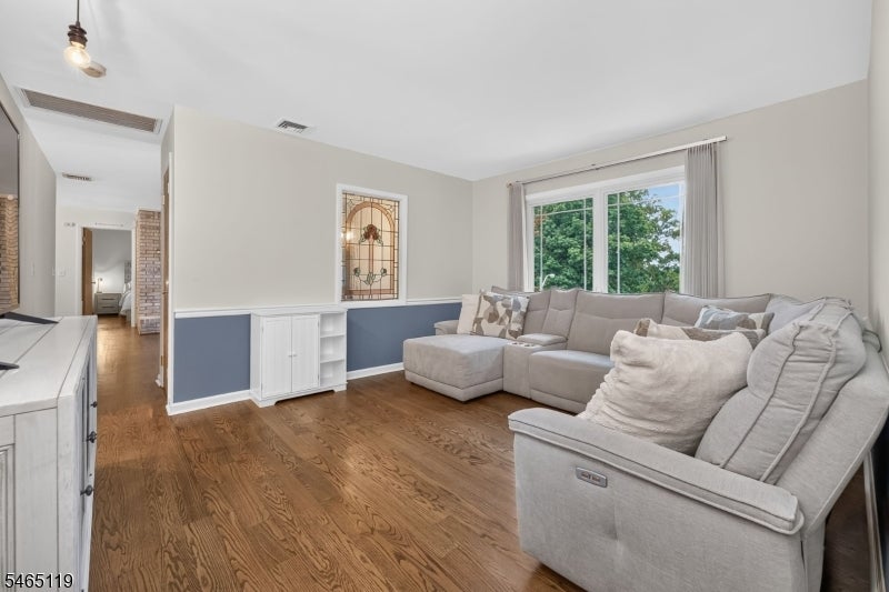21 Alexandra Rd