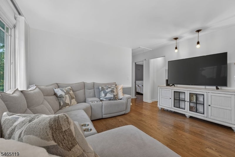 21 Alexandra Rd