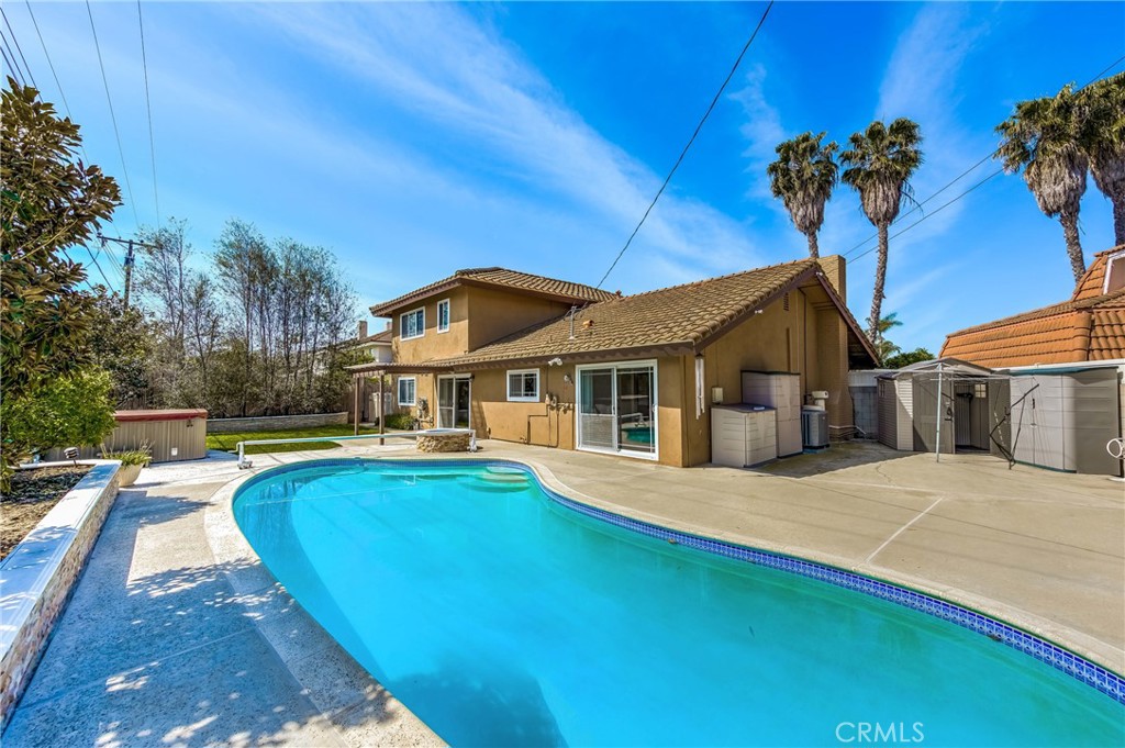 20252 Ravenwood Lane