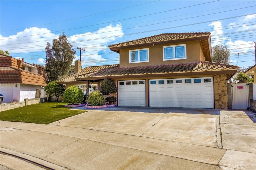 20252 Ravenwood Lane