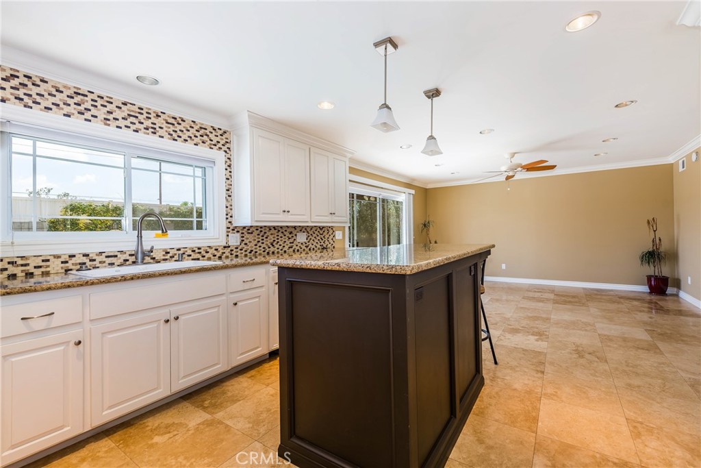 20252 Ravenwood Lane