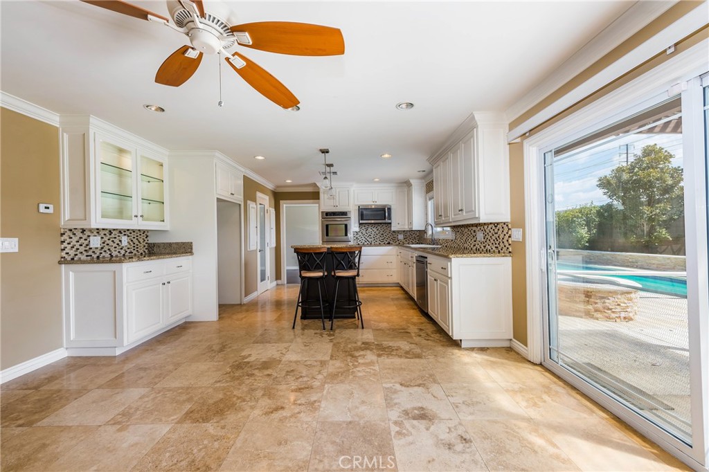 20252 Ravenwood Lane