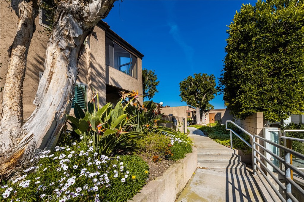 17030 Bluewater Ln