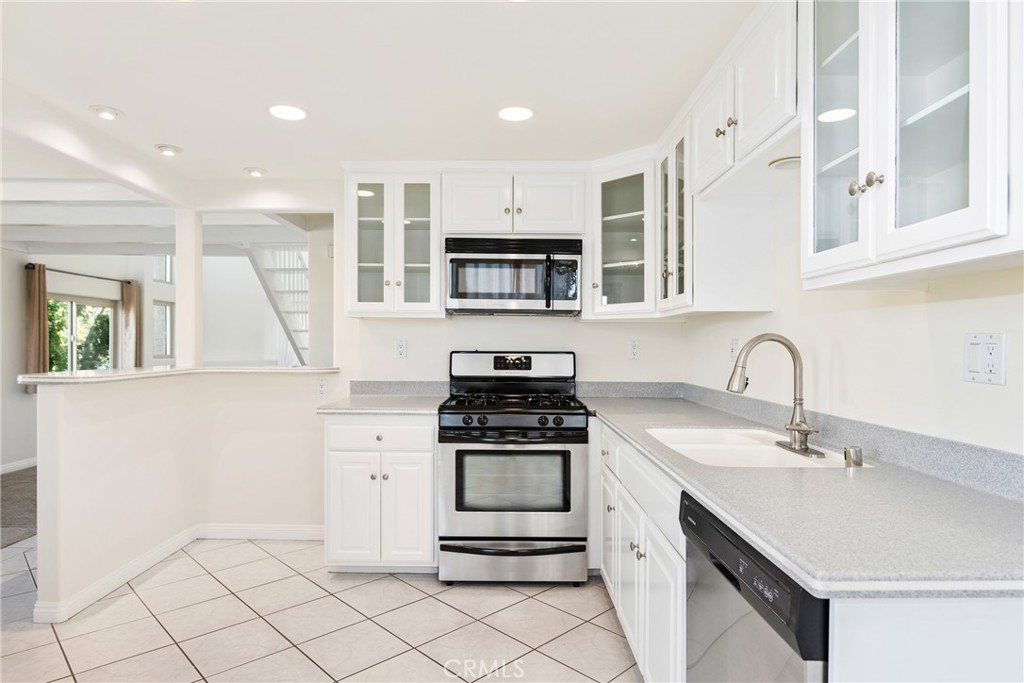 17030 Bluewater Ln