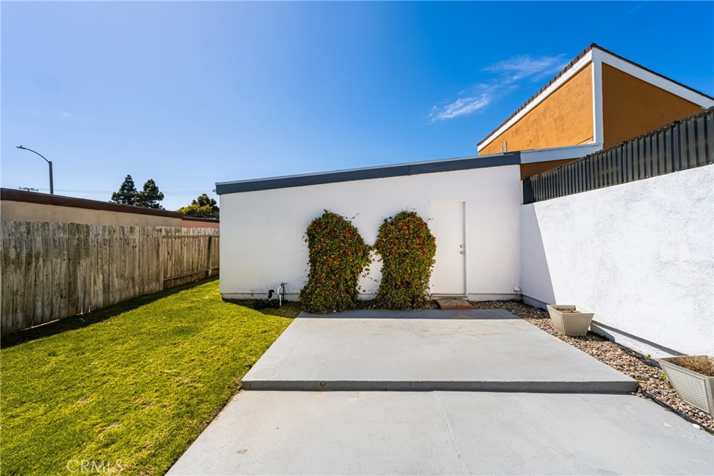 1821 Alsuna Lane