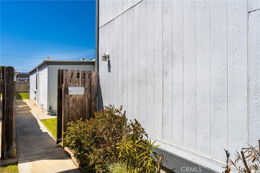 1821 Alsuna Lane