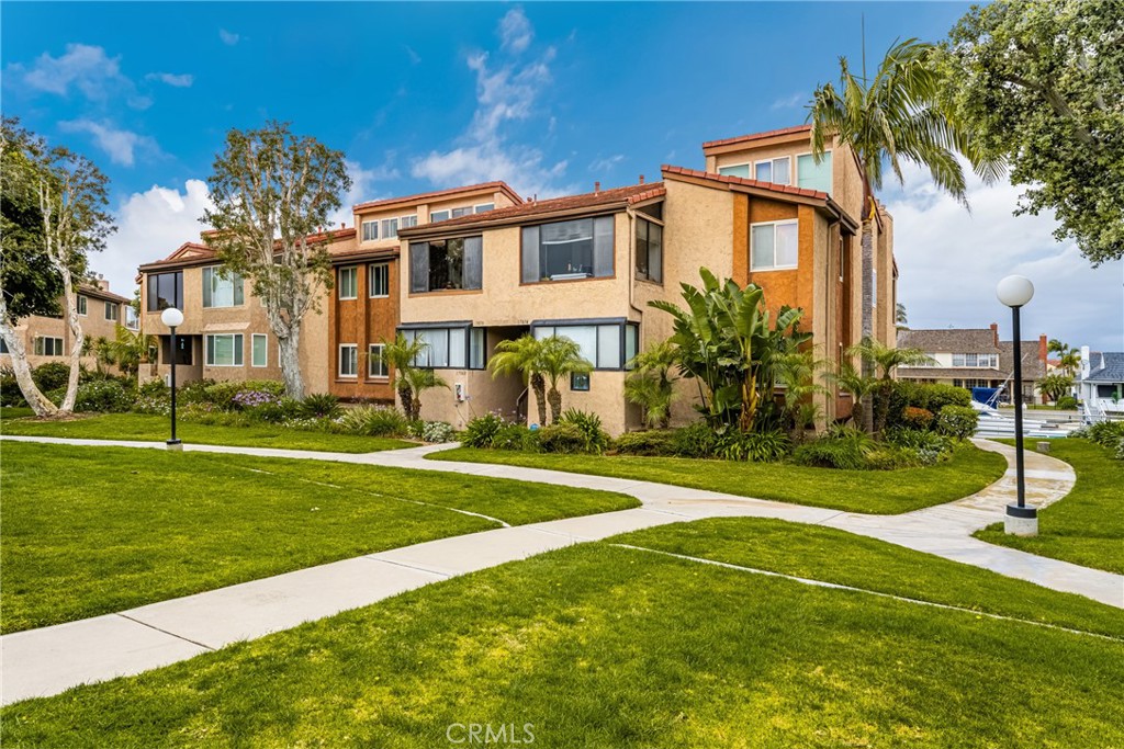 17068 Bluewater Lane